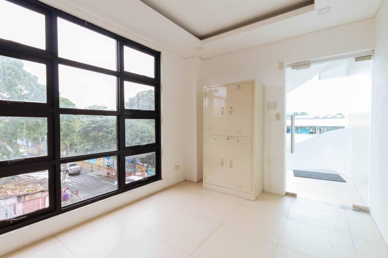 Reddoorz Plus Near Commonwealth Regalado Quezon City Esterno foto