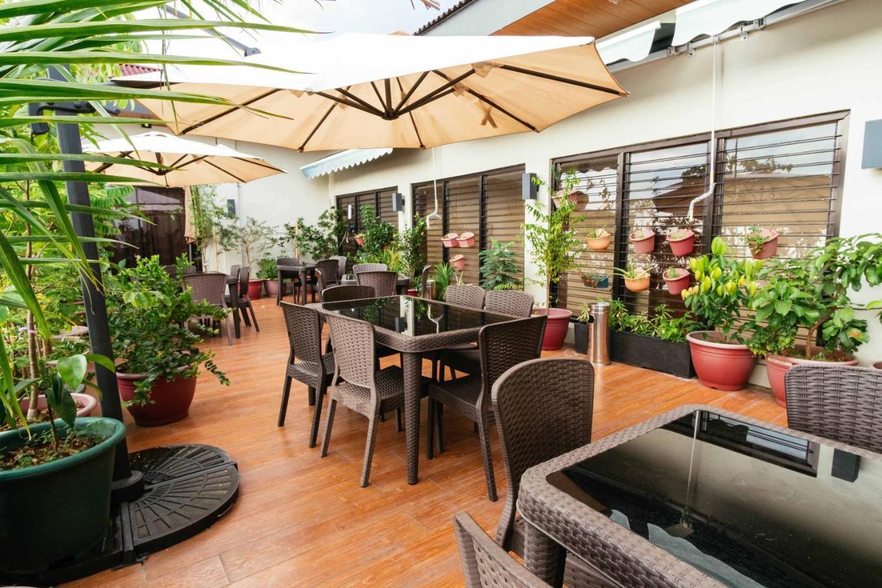 Reddoorz Plus Near Commonwealth Regalado Quezon City Esterno foto