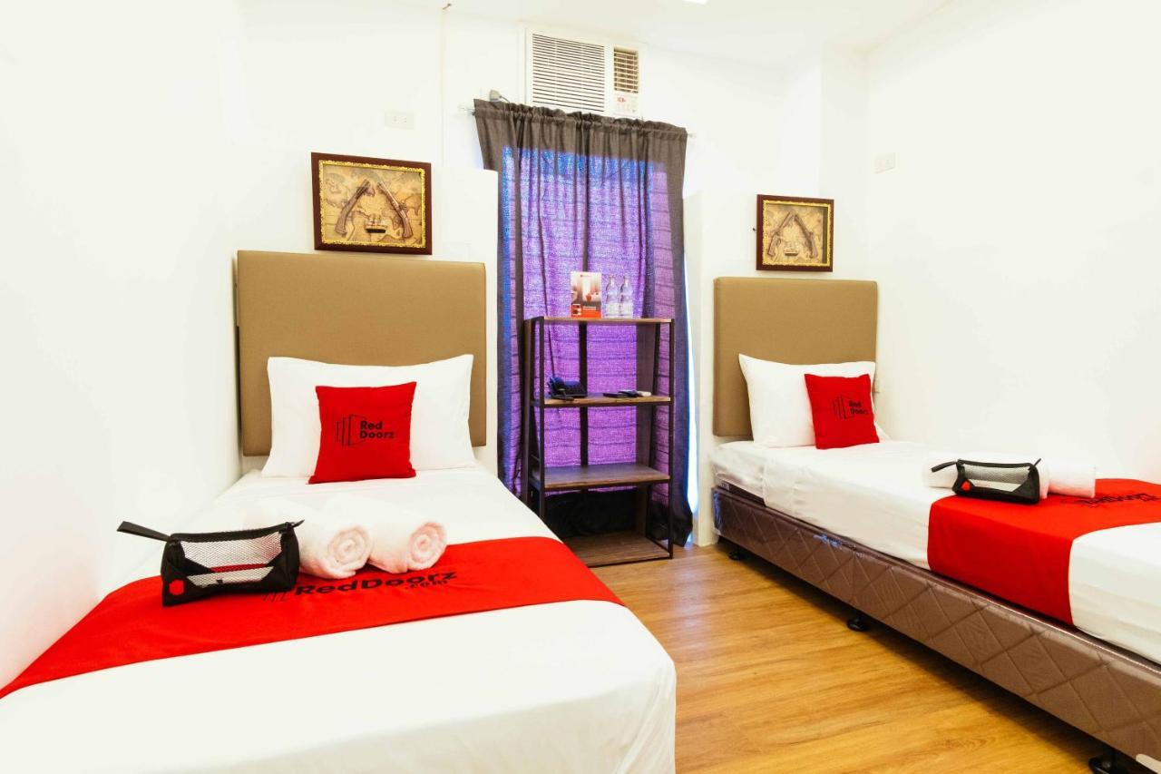 Reddoorz Plus Near Commonwealth Regalado Quezon City Esterno foto